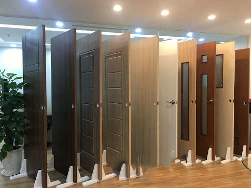 Tư vấn cửa phòng tắm loại nào tốt nhất trên thị trường hiện nay 2 Cửa nhựa giả gỗ phòng tắm