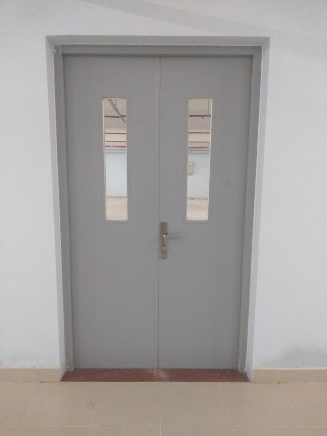 Cửa chống cháy có ô kính Cửa chống cháy có ô kính