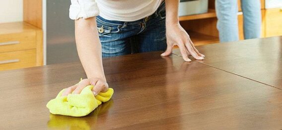 5 cách vệ sinh đồ gỗ sạch bong trong vòng một nốt nhạc 5 Cách vệ sinh đồ gỗ đơn giản là đánh bóng bằng chanh hoặc giấm