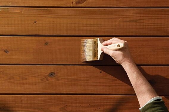 5 cách vệ sinh đồ gỗ sạch bong trong vòng một nốt nhạc 4 Sử dụng sữa bò tươi là mẹo rất tốt để đánh bóng lớp vecni trên bề mặt đồ gỗ